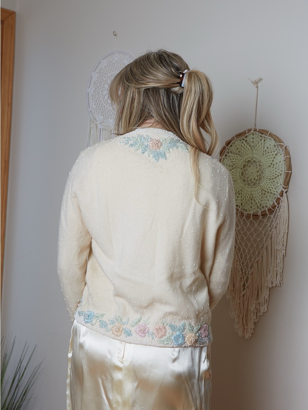 Vintage 50s Saks Fifth Avenue Cream Lined Cardigan beaded angora/wool - Picture 3 of 12